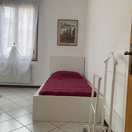 Little And Cozy Flat Near Venice Marghera Exterior foto